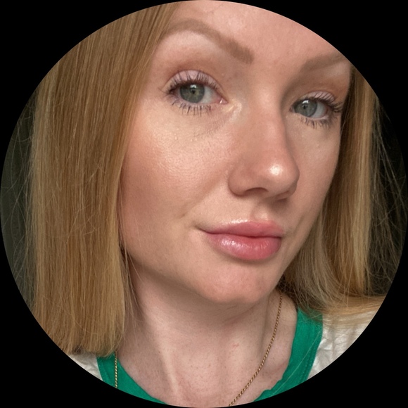 Profile Picture of Jill Baillargeon (@justjillb) on Poshmark