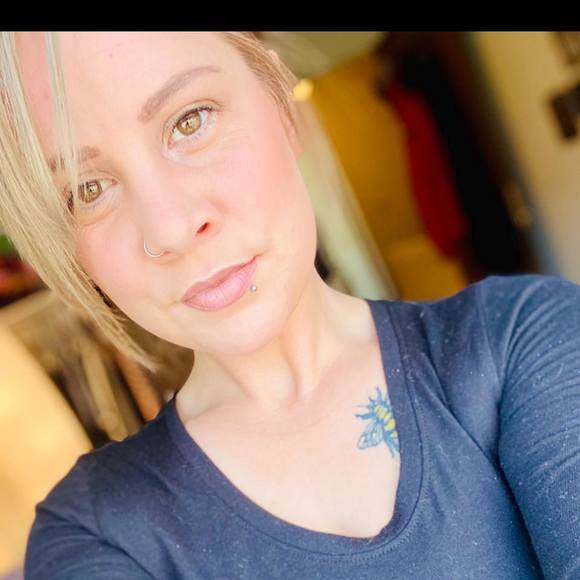 Profile Picture of Tiffany Beckim (@tiffanybxo) on Poshmark