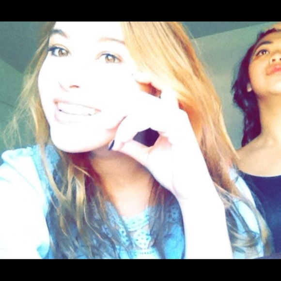 Profile Picture of Megan Bruzas (@meganbru123) on Poshmark