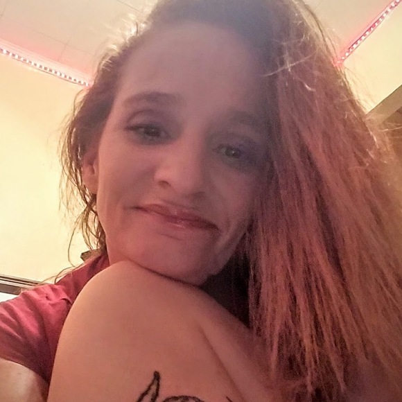 Profile Picture of Tina Tidwell (@mstinalynn) on Poshmark