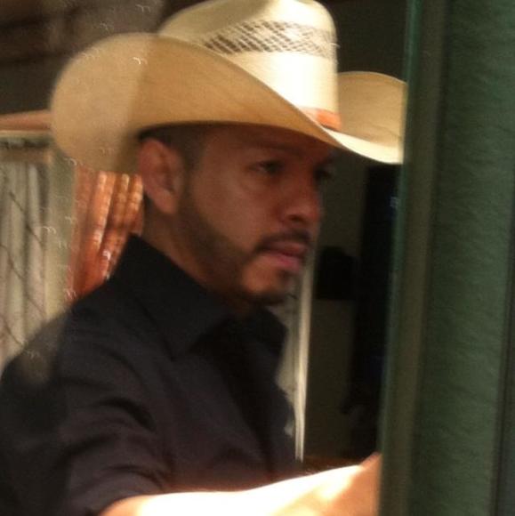 Profile Picture of Martin Cisneros (@martincq0529) on Poshmark