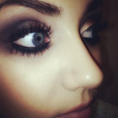 Profile Picture of Amy Blakey (@beauty__box) on Twitter