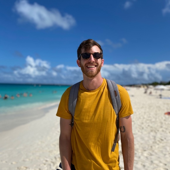 Profile Picture of Devan Futterer (@dfutterer) on Poshmark