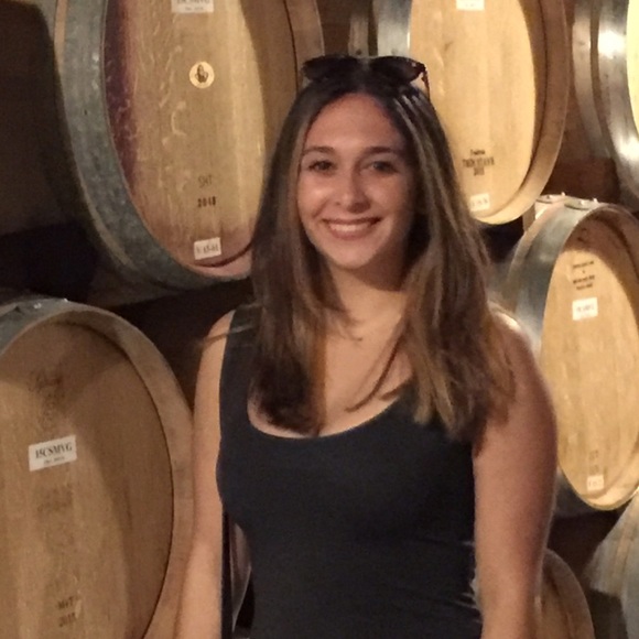 Profile Picture of Audine Buffalino (@buffalinoa) on Poshmark