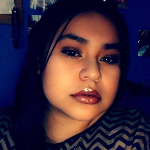 Vivi Jiménez - Poshmark Profile Picture of Vivi Jiménez (@vivianap822) on Poshmark