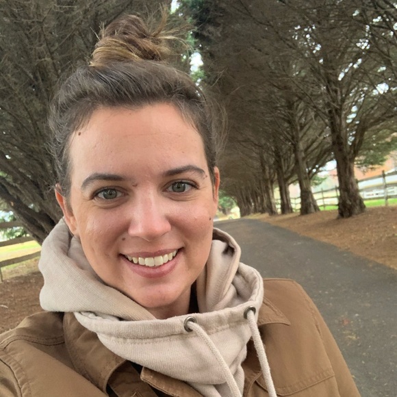 Profile Picture of Virginia Davidson (@vbdavidson) on Poshmark