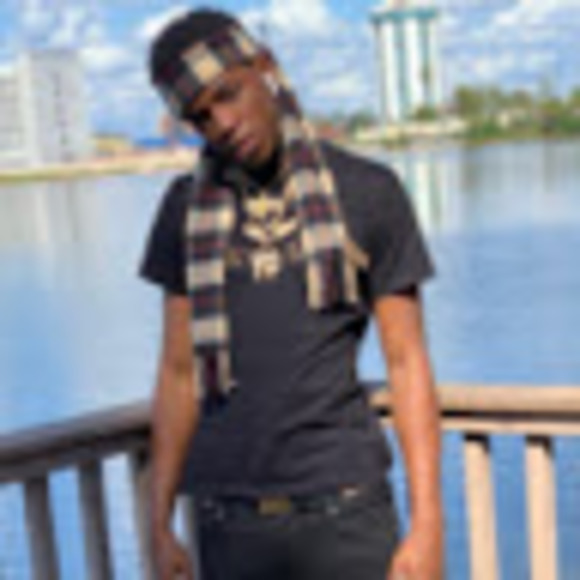 Profile Picture of Tamia Tate (@tateta) on Poshmark