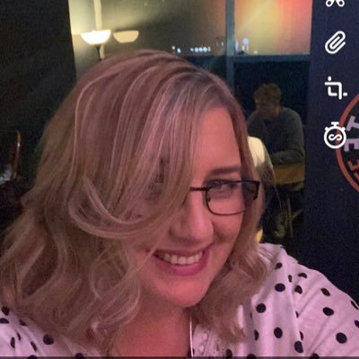Profile Picture of Lisa Studholme (@lisagoucher21) on Twitter