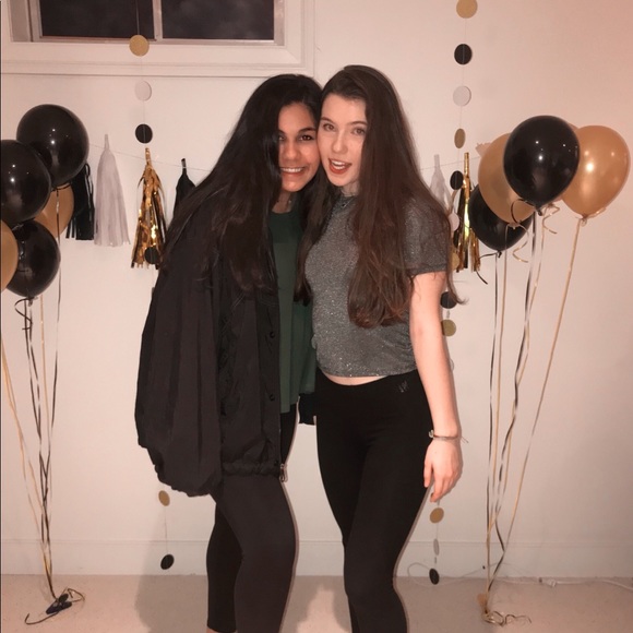 Profile Picture of Dunya Ozkan (@dunyaozkan) on Poshmark