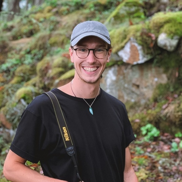 Profile Picture of Brendon Emmott (@brendo333) on Poshmark