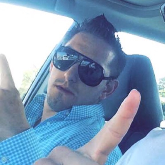 Profile Picture of Dominic Ferruzza (@dfruz) on Poshmark