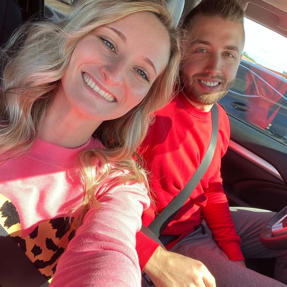 Profile Picture of Amanda Chambers (@amandalhines) on Poshmark