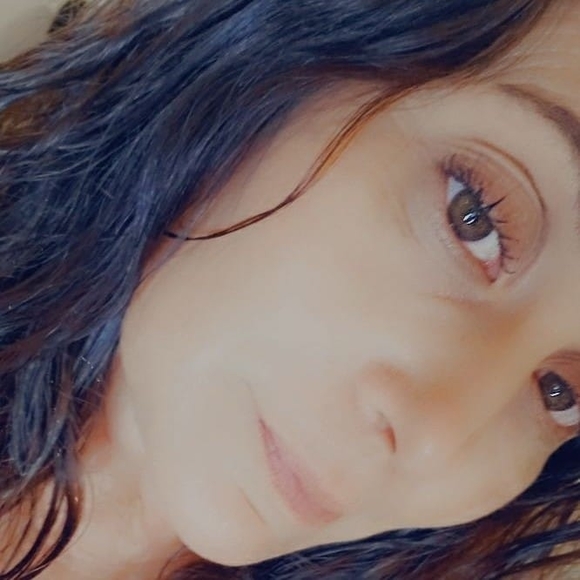 Profile Picture of Shannon Glusing (@shannonglusing) on Poshmark