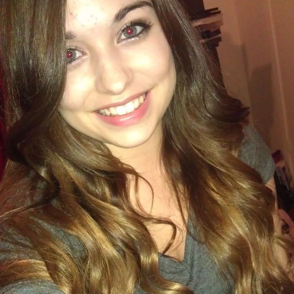 Profile Picture of Shana Sepulvado (@shana_lovesyou) on Poshmark