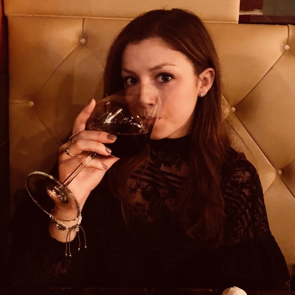 Profile Picture of Alexa Gallo (@alexxxa8) on Poshmark