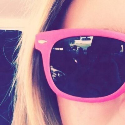 Profile Picture of Jacqueline FISCHER (@jakyliebdij) on Twitter
