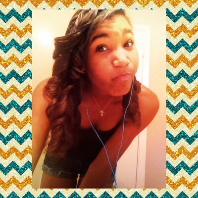 Profile Picture of Alexis_Johanna (@AhuthHuth) on Twitter