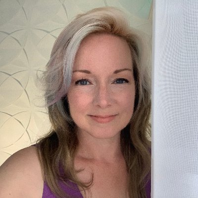Profile Picture of Carmen Shenk (@CarmenShenk) on Twitter