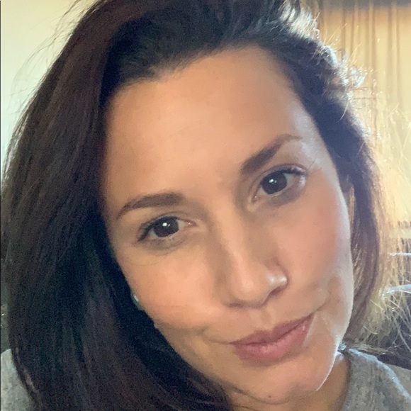 Profile Picture of Catherine Bedard (@ktbedard) on Poshmark