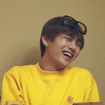 Profile Picture of Kim ⁷ 💛 (@SugaHunyIceTae) on Twitter