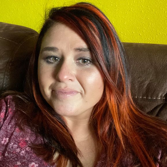 Profile Picture of Amber Devore (@aashby0520) on Poshmark