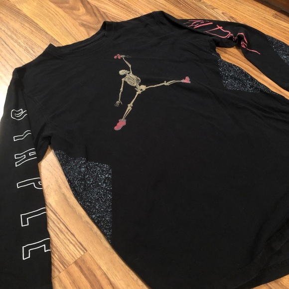 Profile Picture of Connor Bretl (@uncommon_stuff) on Poshmark