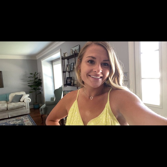 Profile Picture of Hailey Gianoni (@haileygianoni) on Poshmark