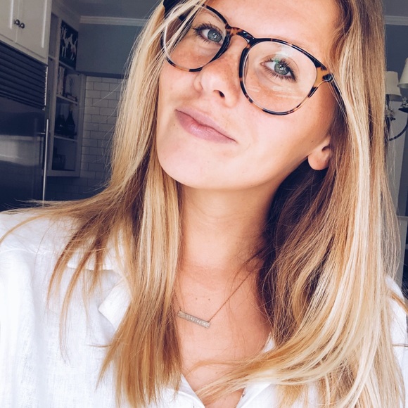 Profile Picture of Faith Haedrich (@faithhwhh) on Poshmark