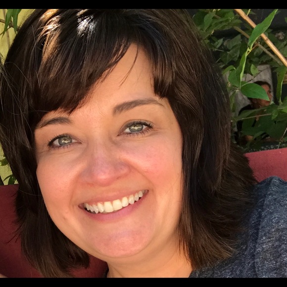 Profile Picture of Karin Fleger (@karinfleger) on Poshmark