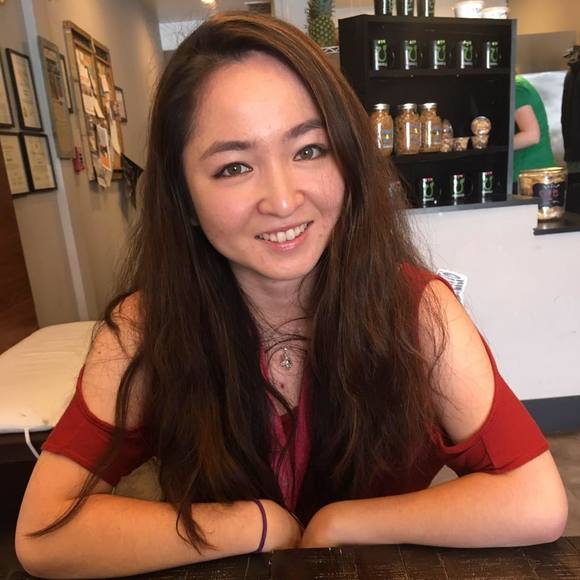 Profile Picture of Kim Eli (@okkaykim) on Poshmark