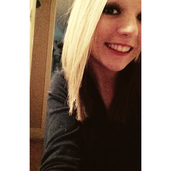 Profile Picture of Hannah Bernhardt (@haannnnaahh18) on Poshmark