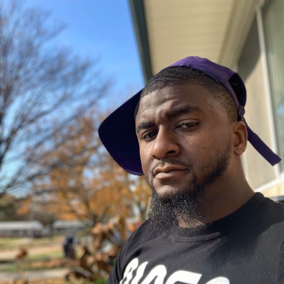 Profile Picture of Andreus Tidwell (@andreus30) on Poshmark
