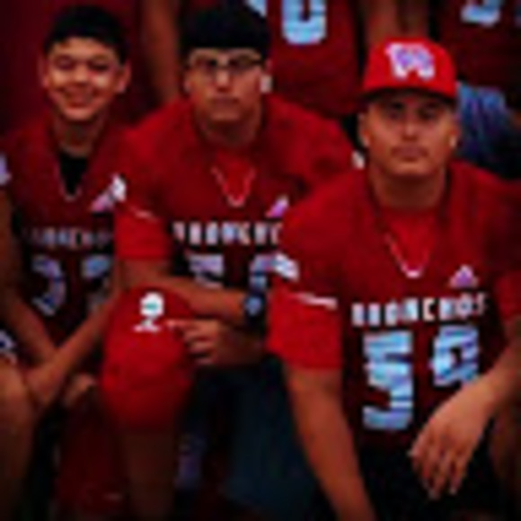 Profile Picture of Jonathen Balderama (@jonathen_b) on Poshmark