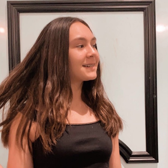 Maya Wallenstein - Poshmark Profile Picture of Maya Wallenstein (@mayawallenstein) on Poshmark