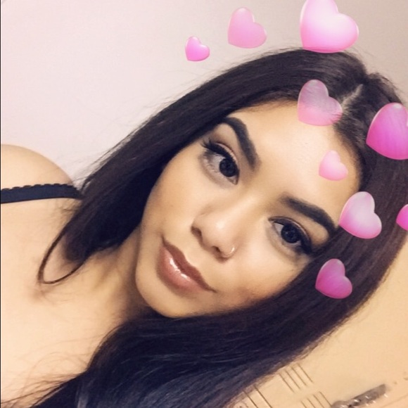 Profile Picture of Naomi Moctezuma (@naomimoc) on Poshmark