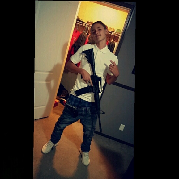 Profile Picture of Ethyne Landry (@ethynejayy) on Poshmark