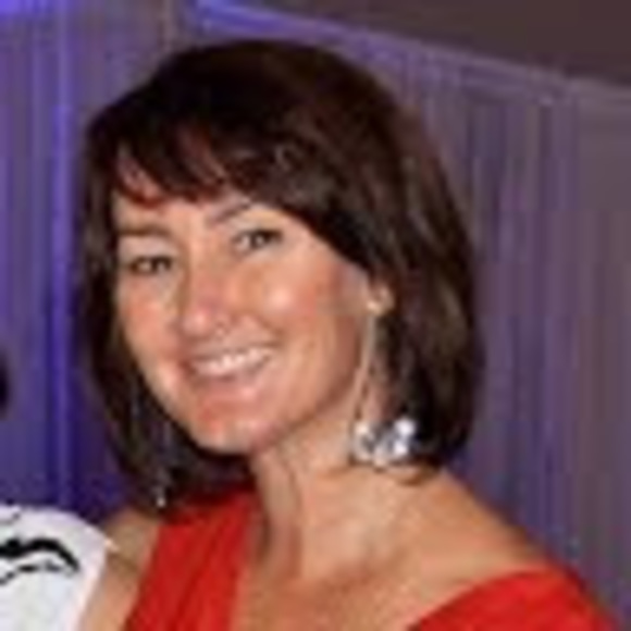 Profile Picture of Sandy Barry (@sandrahbarry) on Poshmark