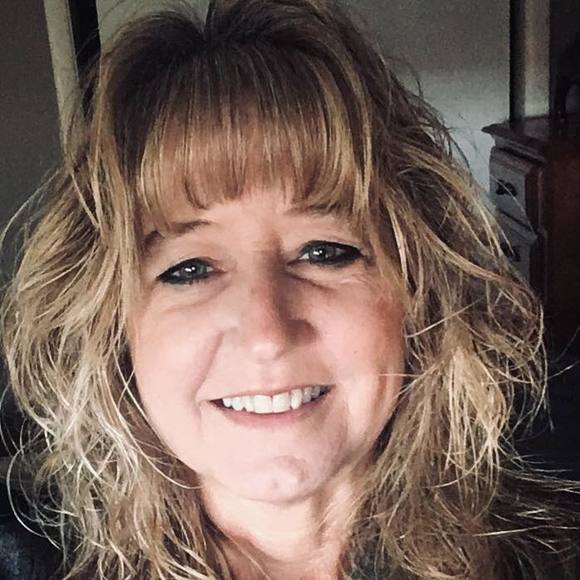 Profile Picture of Amy Mohr (@amohr3) on Poshmark