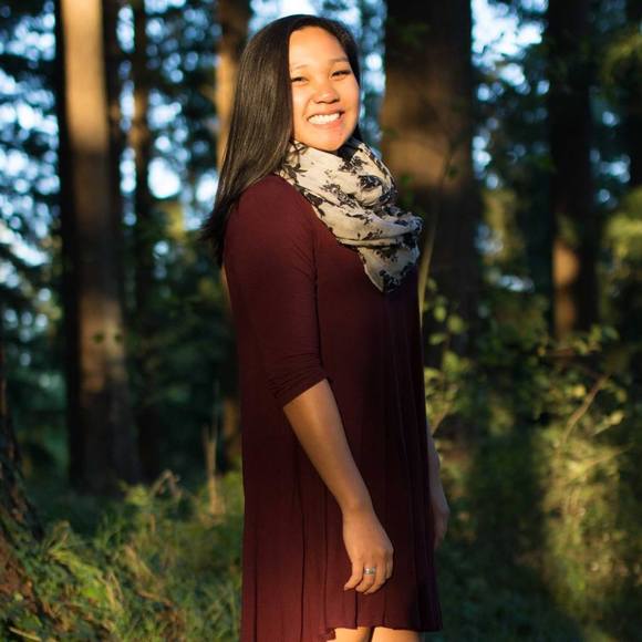 Profile Picture of Junna Gazmen (@jgazmen) on Poshmark