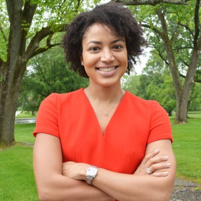 Profile Picture of Alaina E Roberts (@allthewhile1) on Twitter