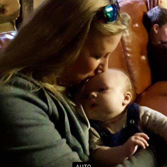 Profile Picture of Renae Cox (@rrflossy) on Poshmark