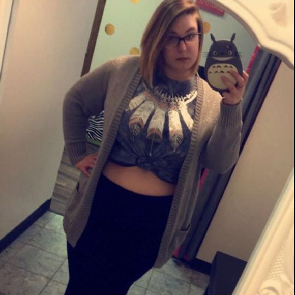 Profile Picture of Ashlee Kempthorne (@ladynerdashlee) on Poshmark