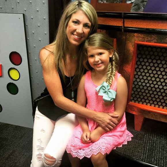 Profile Picture of Cameron Lochhead (@cameronleighton) on Poshmark