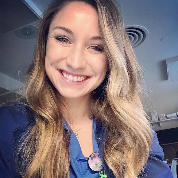Profile Picture of Kristina Lawson (@kgroves3) on Poshmark