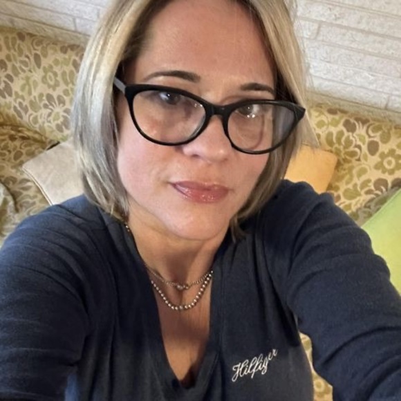 Profile Picture of Johanna Ray-sanchez (@jojosanchez1976) on Poshmark