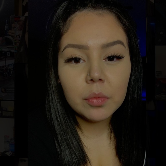 Profile Picture of Jill Vandale (@jill_vandale) on Poshmark