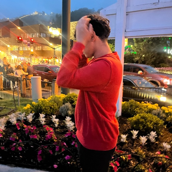 Profile Picture of Andy Bonilla (@andybonilla844) on Poshmark