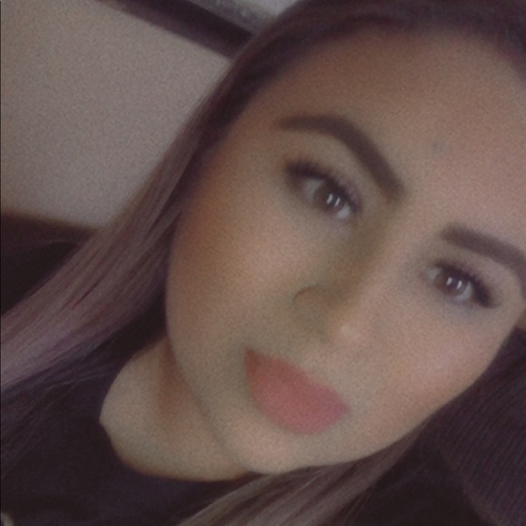 Profile Picture of Mayra Olvera (@mayra_ale014) on Poshmark