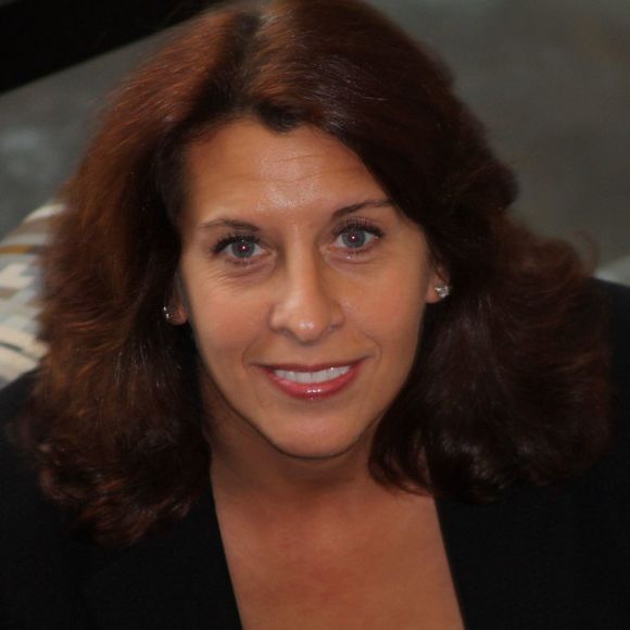 Profile Picture of Karen Laurenty-beaty (@kbeaty1753) on Poshmark