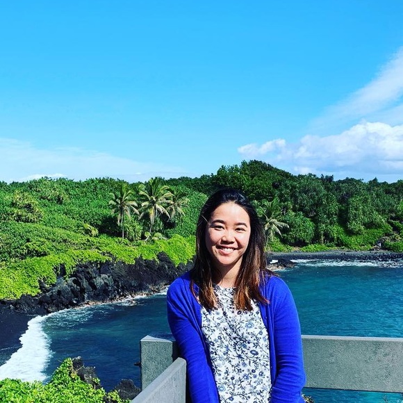 Profile Picture of Min shan Lin (@mlin08) on Poshmark